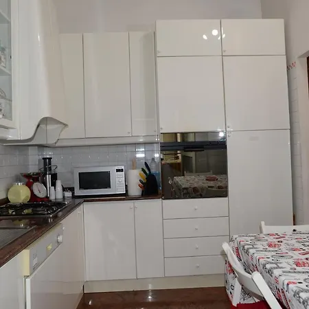 Single In Cozy And Comfortable Řím