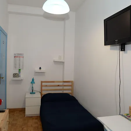 Single In Cozy And Comfortable 3* Řím