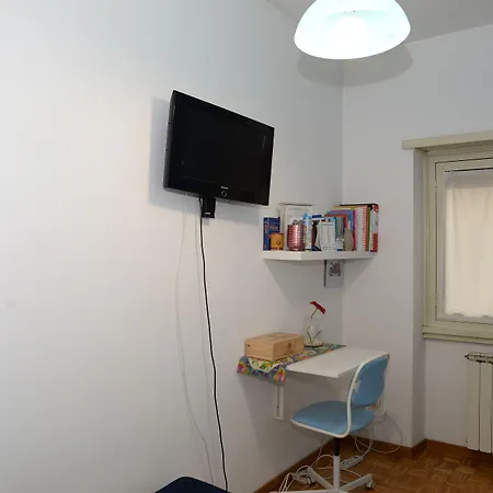 Single In Cozy And Comfortable Řím